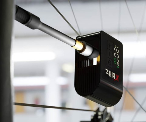 PRZENOŚNY MINI KOMPRESOR XB-IWAY Xblitz PRZENOŚNY MINI KOMPRESOR XB-IWAY Xblitz