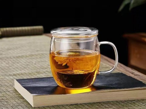 Kubek szklany z zaparzaczem