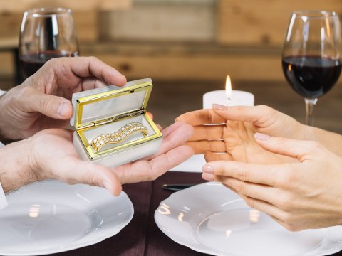 Kasetka alabastrowa prostokątna 8x4cm