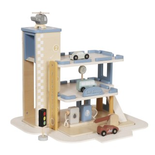 Garaż drewniany parking samochodowy piętrowy stacja benzynowa