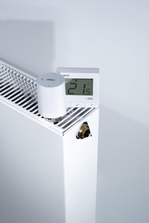 ENGO Controls Inteligentny zestaw ogrzewania Biały (E25-BATW + ETRV-M30 + EPlug WiFi)