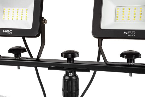 Reflektor podwójny 2x50W SMD LED 8500lm 230V na statywie 1.8m Reflektor podwójny 2x50W SMD LED 8500lm 230V na statywie 1.8m