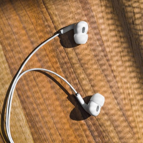 Słuchawki dokanałowe z mikrofonem na USB-C Kruger&Matz C1 białe Słuchawki dokanałowe z mikrofonem na USB-C Kruger&Matz C1 białe