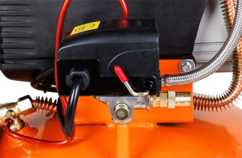 Kompresor olejowy pionowy 40l, 230V Kompresor olejowy pionowy 40l, 230V