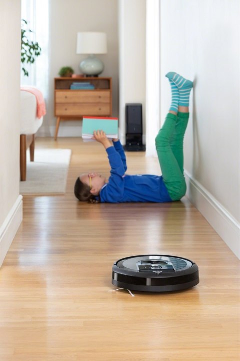 Robot sprzątający iRobot Roomba i7 (WYPRZEDAŻ) Robot sprzątający iRobot Roomba i7 (WYPRZEDAŻ)