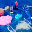 Zestaw naukowy crazy science slime w ciemności