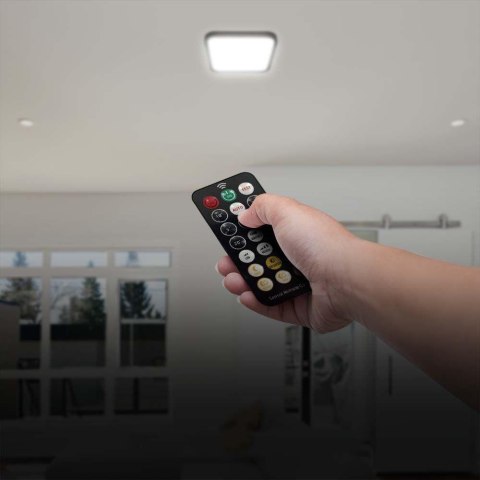 Plafon V-TAC 18W LED kwadrat 30x30cm natynkowy pilot czujnik ruchu IP44 czarny VT-8618S 4000K 1830lm